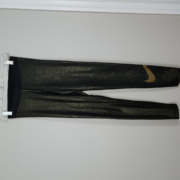 Nike Pants - SzM Nike Dry Fit Black/Gold Leggings